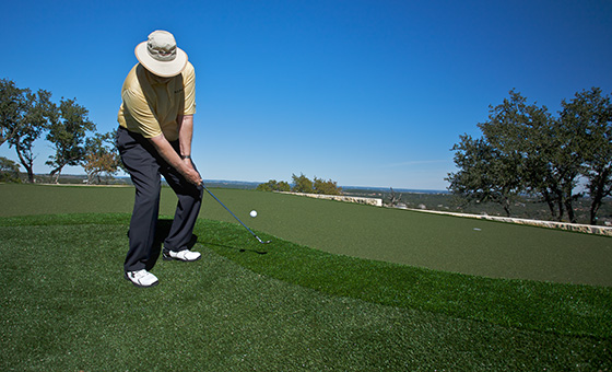 image of chip shot golf swing